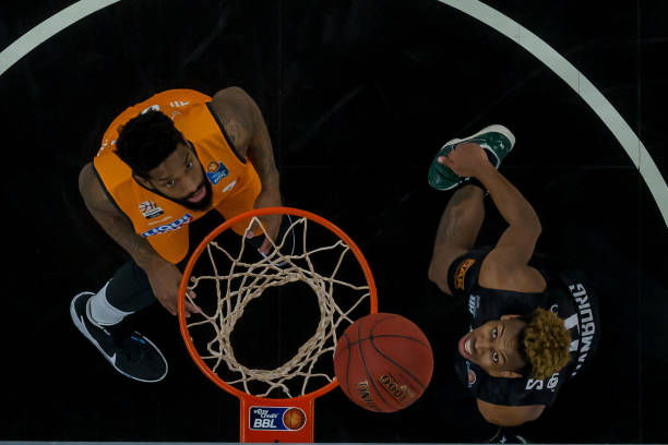 孙颖莎和王 孙颖莎和王