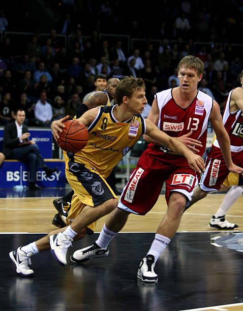 通过租借和 通过租借和